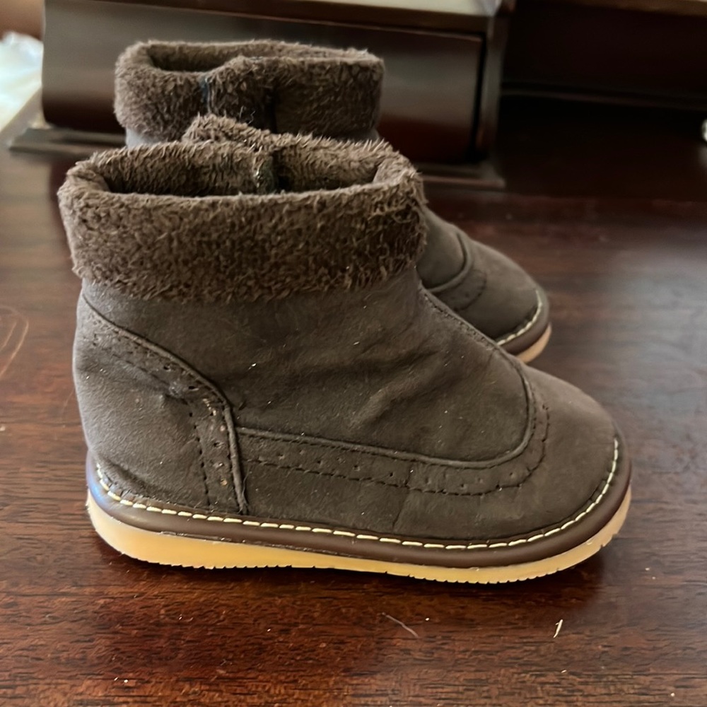 Toddler Girls Squeaker Sneakers Size 8